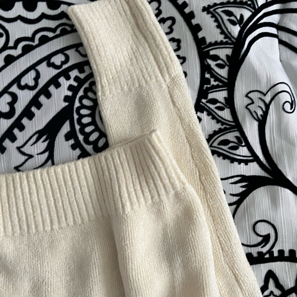 Aritzia Wilfred Sweater Ecru Size Large. - Picture 11 of 12